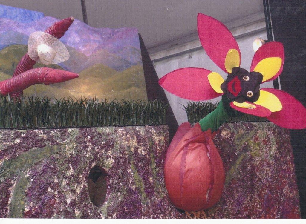 Flowering bulb puppet